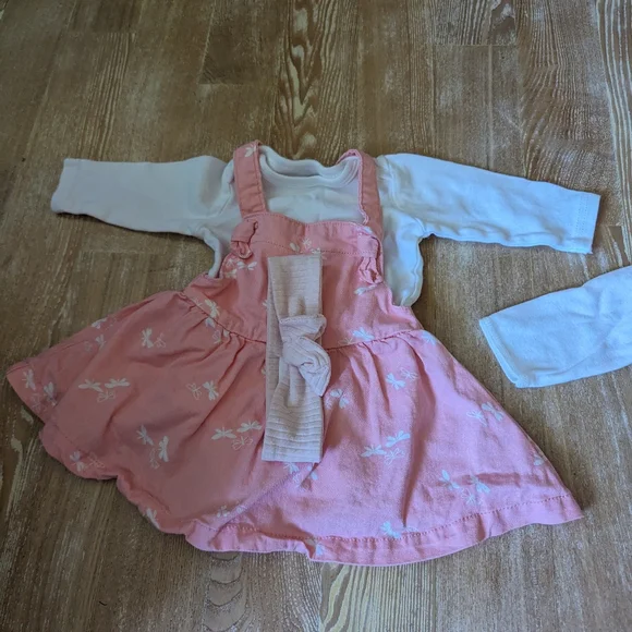 17 Piece Baby Girl Clothing Bundle 3-6 Months